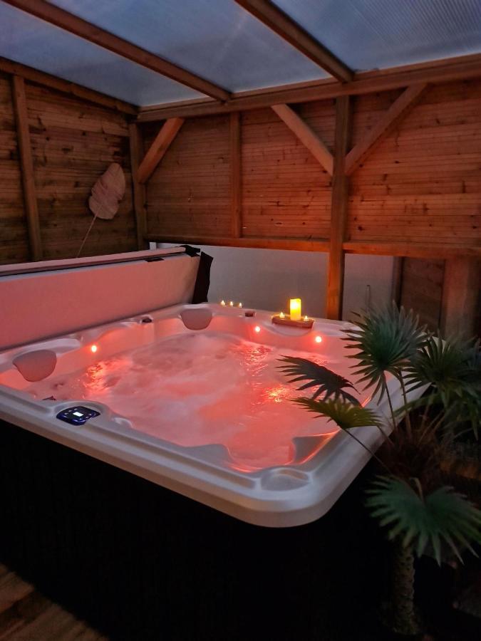 A Fleur De Spa : Maison Chaleureuse Avec Spa Privatif Et Billard. Coulogne Екстер'єр фото